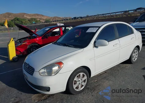 2008 Hyundai Accent Gls z USA, uszkodzony, nr VIN KMHCN46C98U210619